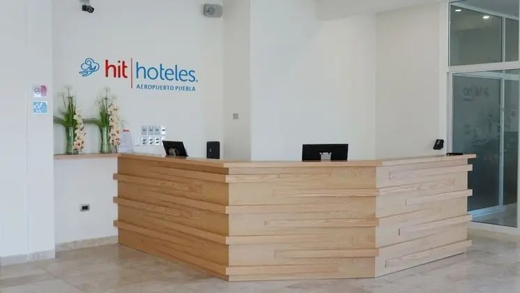Hit Hoteles Aeropuerto Puebla - Lobi
