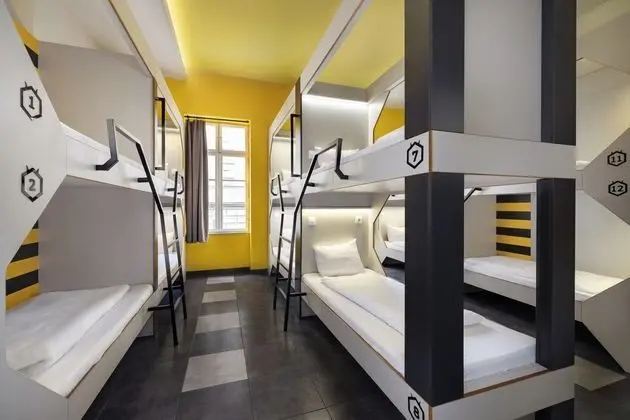 The Hive Party Hostel - Genel