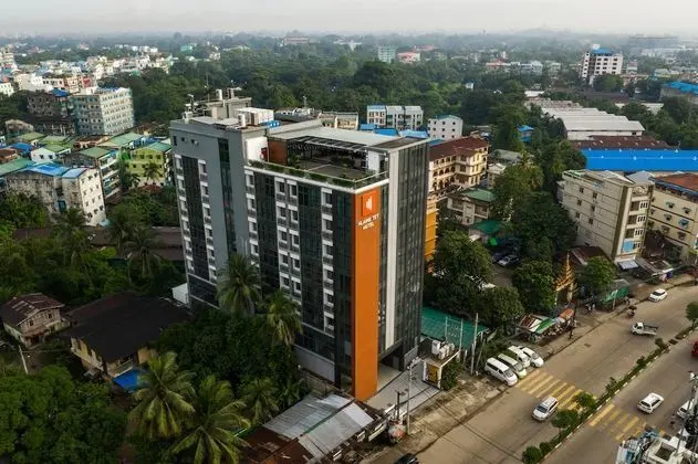 Hlaine Tet Hotel