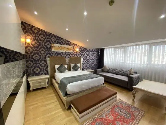 Hmz Luxury Hotel