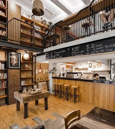 Hobnob Hostel - Adults Only