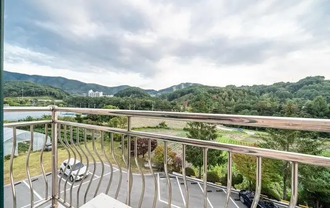 Hoengseong New World Motel
