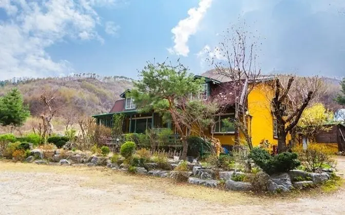 Hoengseong Sigollageune Pension