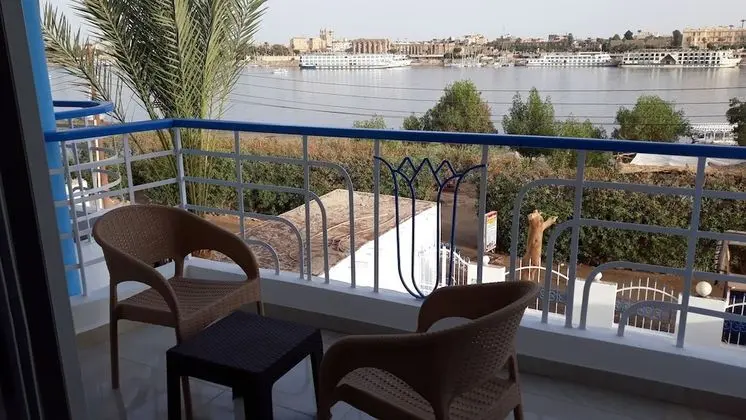 Hofni Palace Nile Niew