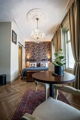 The Hogg House - Oda