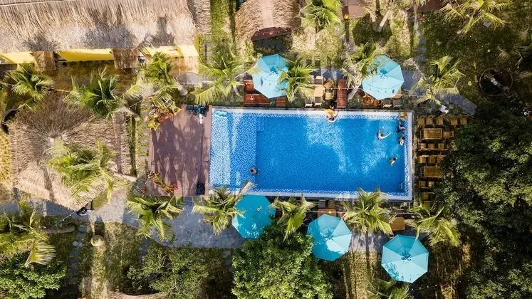 Hoi An SeaBreeze Village Resort - Havuz