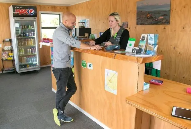 Hokitika Holiday Park - Lobi