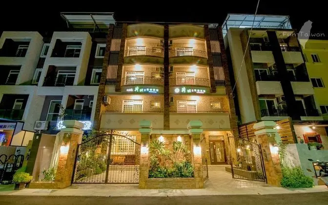 Holby No.8 Elevator Homestay