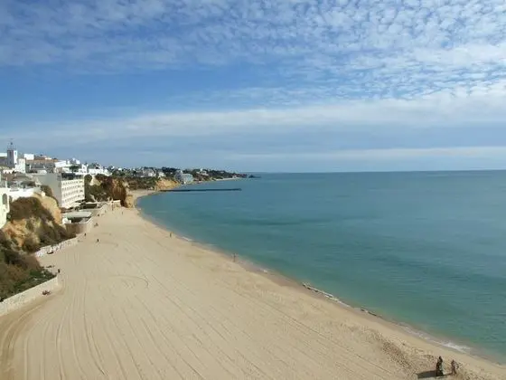 Holiday 1 Bed Apartment With Pool in Albufeira - Plaj