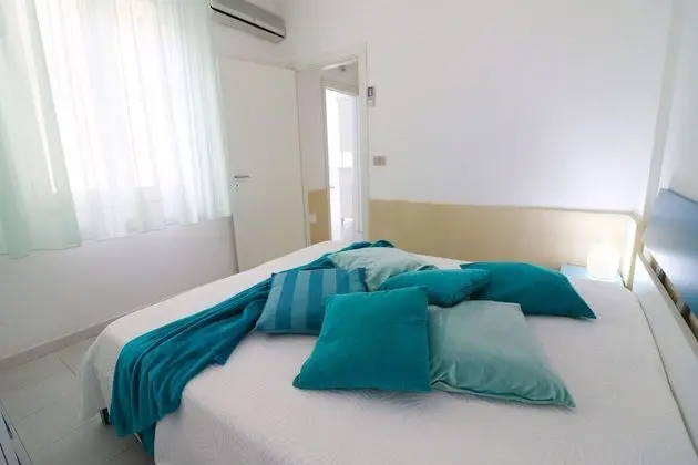 Holiday Apartment With Air Conditioning And Panoramic Sea View Pets Allowed