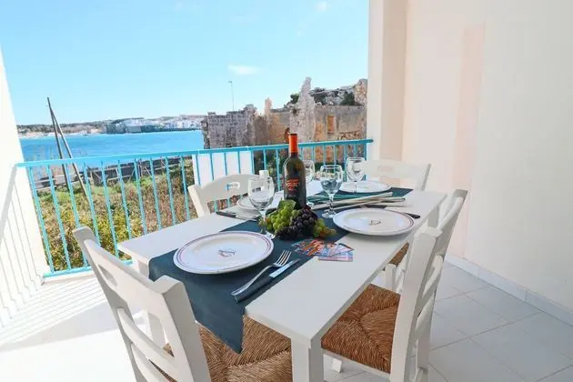 Holiday Apartment With Air Conditioning And Panoramic Sea View Pets Allowed