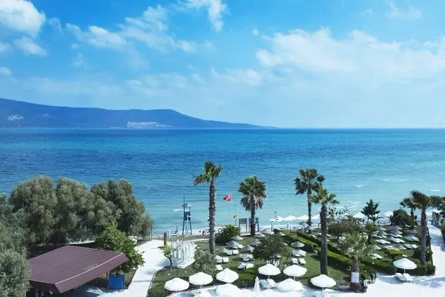 The Holiday Resort Hotel