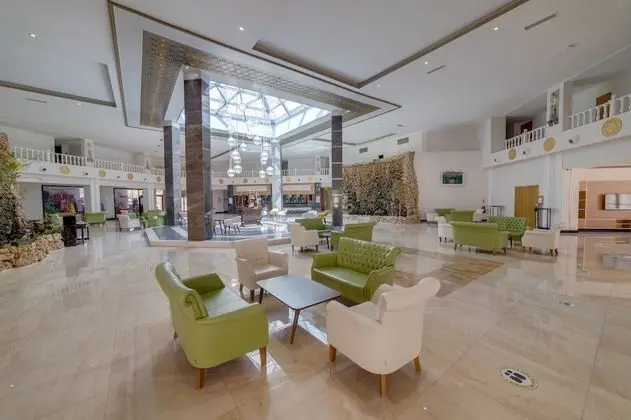 The Holiday Resort Hotel