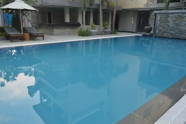 Holiday Hotel - Havuz