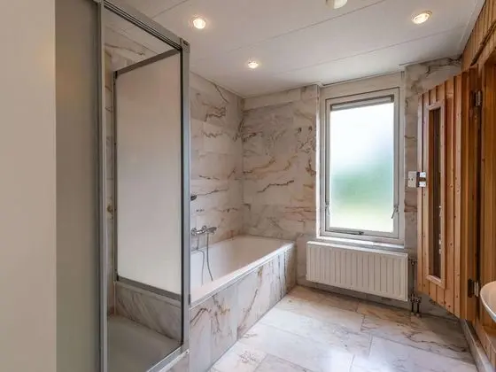 Holiday Bungalow Quietly Located Within Walking Distance of the Oosterschelde - Banyo Tipleri