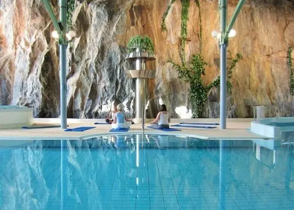 Holiday Club Tampereen Kylpylä - Havuz