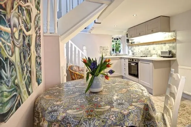 Holiday Cottages and North Star Apartment