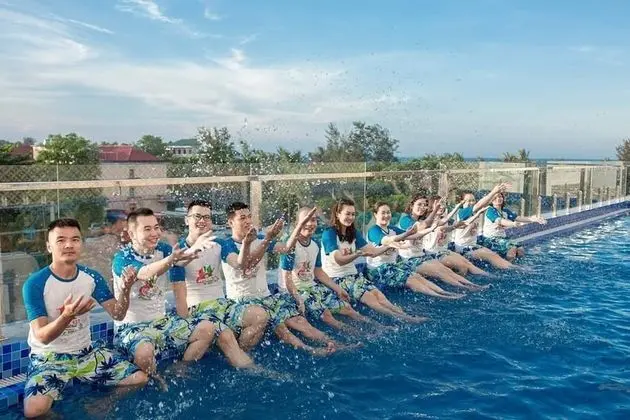 Holiday Cua Lo Hotel - Havuz
