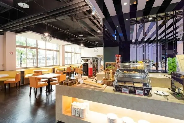 Holiday Garden Hotel Kaohsiung Taroko Park - Yerinde Yemek