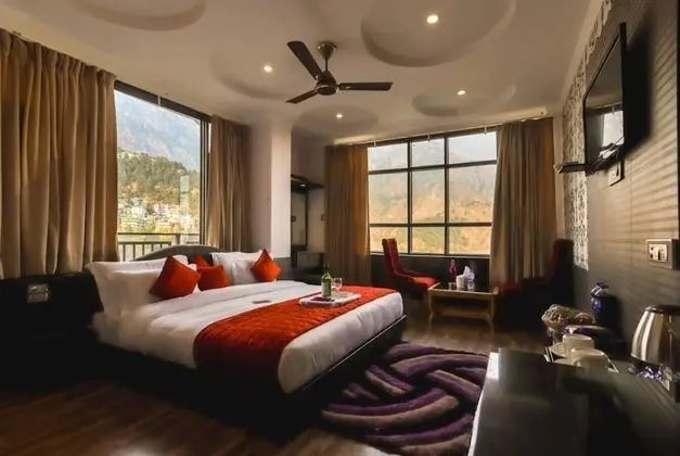 Hotel Holiday Hill