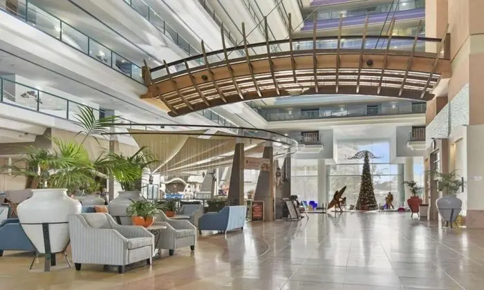 Holiday Holiday Crown Towers - Lobi