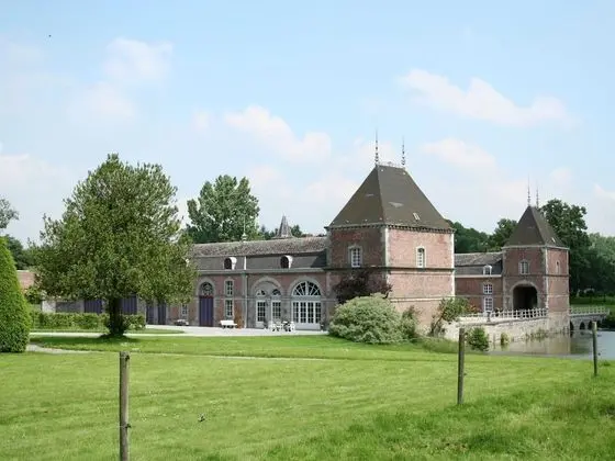 Holiday Home for 10 People set in Castle Grounds Dating Back to the 18th Century