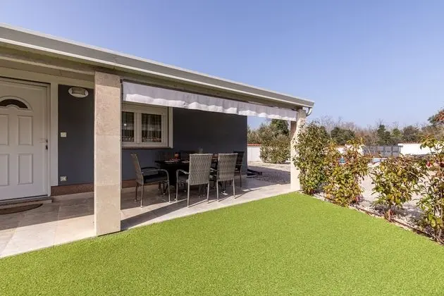 Holiday Home Banjole 3 Tennis and Pool