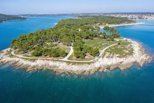 Holiday Home Banjole 3 Tennis and Pool