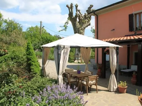 Holiday Home in Canossa With Swimming Pool, Garden, Barbecue - Yerinde Yemek