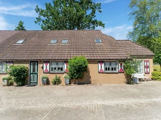 Holiday Home in the Centre of Giethoorn With Waterfront Garden