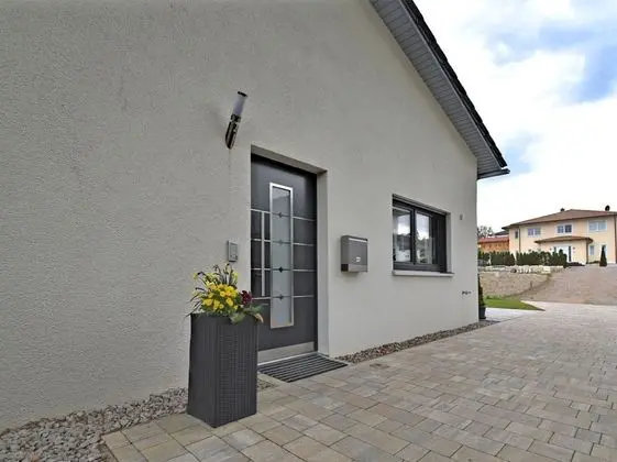 Holiday Home with Garden & Terrace in Bodenwöhr near Hammersee - Dış Mekan
