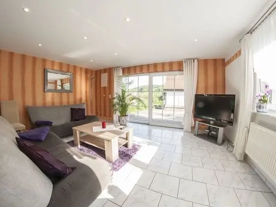 Holiday Home with Garden & Terrace near Rennsteig in Thuringian Forest - Oda Düzeni