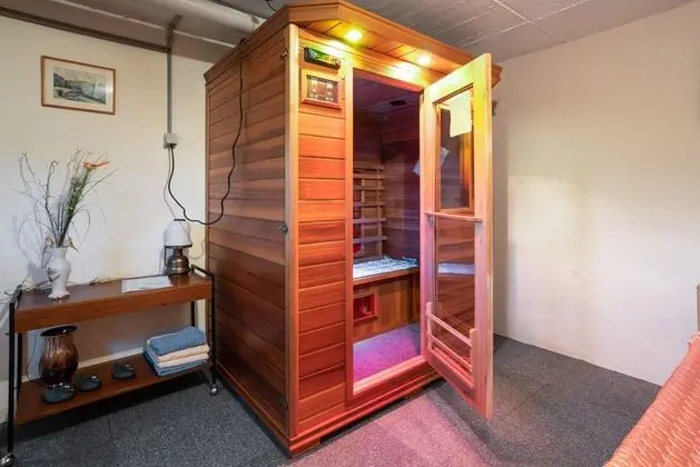 Holiday Home in Hesse with Infrared Sauna near Sauerland - Spa