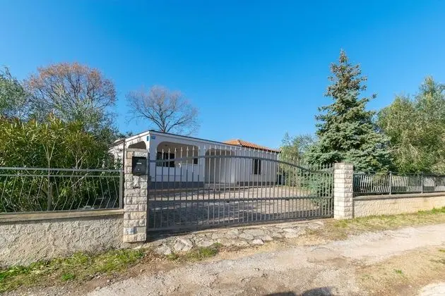 Holiday Home Laura near Forest