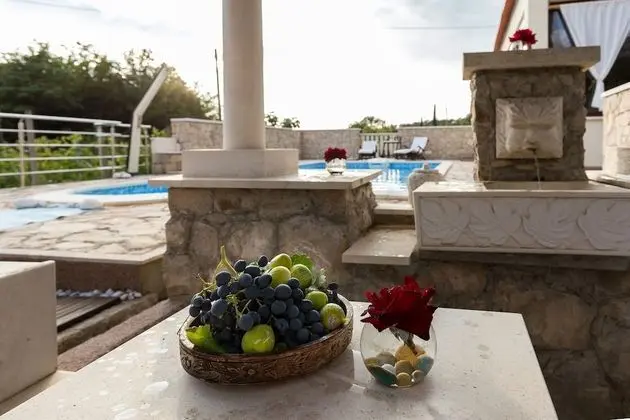 Holiday Home Lazuština Paradise - Dış Mekan