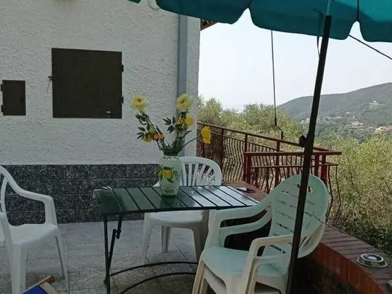 Holiday Home in Manoglia With Fireplace, Garden, Heating