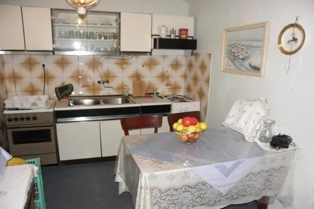 Holiday Home Marija - Mutfak
