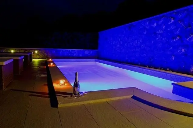 Holiday Home with Private heated Pool, Sea view & Basketball Court - Havuz