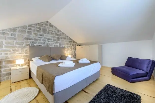 Holiday Home with Private heated Pool, Sea view & Basketball Court - Oda