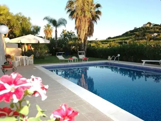 Holiday Home With Private Pool, Near the Beach