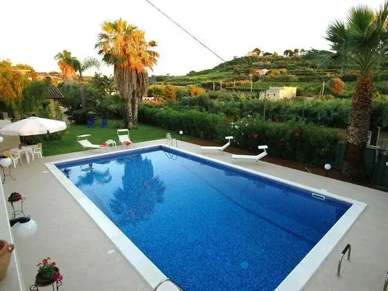 Holiday Home With Private Pool, Near the Beach - Havuz
