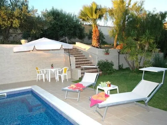 Holiday Home With Private Pool, Near the Beach - Havuz