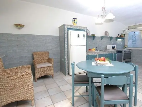 Holiday Home With Private Pool, Near the Beach - Yerinde Yemek