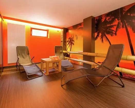 Holiday Home with Sauna, Garden, Terrace, BBQ & Fireplace - Spa