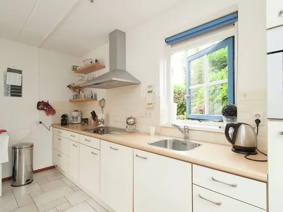 Holiday Home in Schoorl with Fenced Garden near Dunes - Mutfak