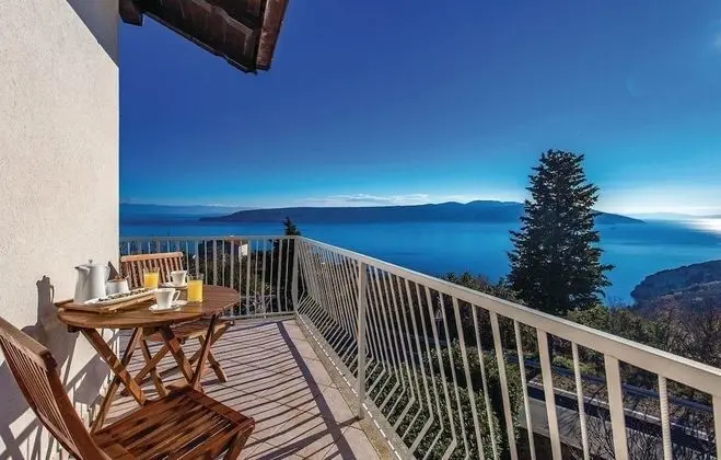 Holiday Home Sea View