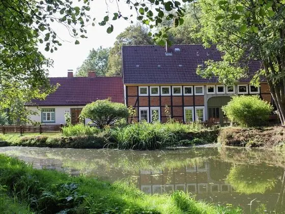 Holiday Home in the Weser Highlands in a Unique Location With Sunny Terrace - Dış Mekan