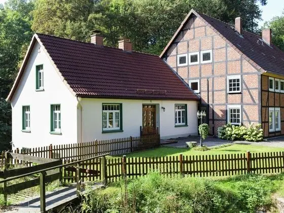 Holiday Home in the Weser Highlands in a Unique Location With Sunny Terrace - Öne Çıkan Resim