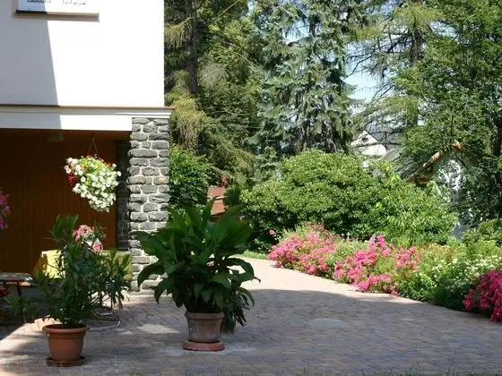 Holiday Homes for two People, With a Swimming Pool, in the Ore Mountains - Dış Mekan