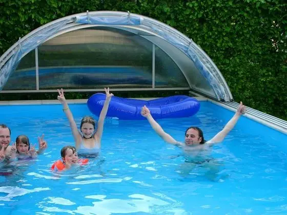 Holiday Homes for two People, With a Swimming Pool, in the Ore Mountains - Havuz